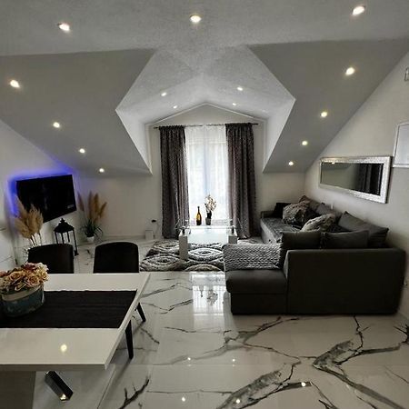 Luxury Apartment Megy Otocac Luaran gambar