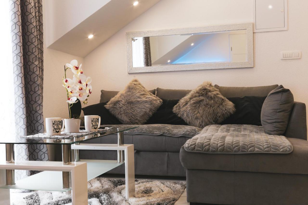Luxury Apartment Megy Otocac Luaran gambar