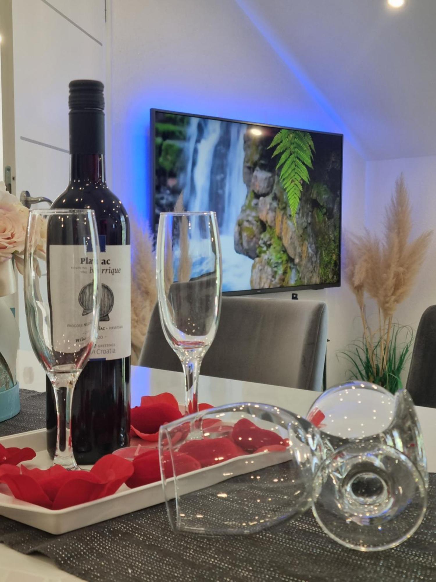 Luxury Apartment Megy Otocac Luaran gambar