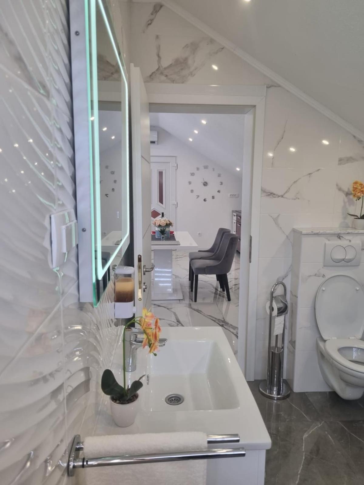 Luxury Apartment Megy Otocac Luaran gambar
