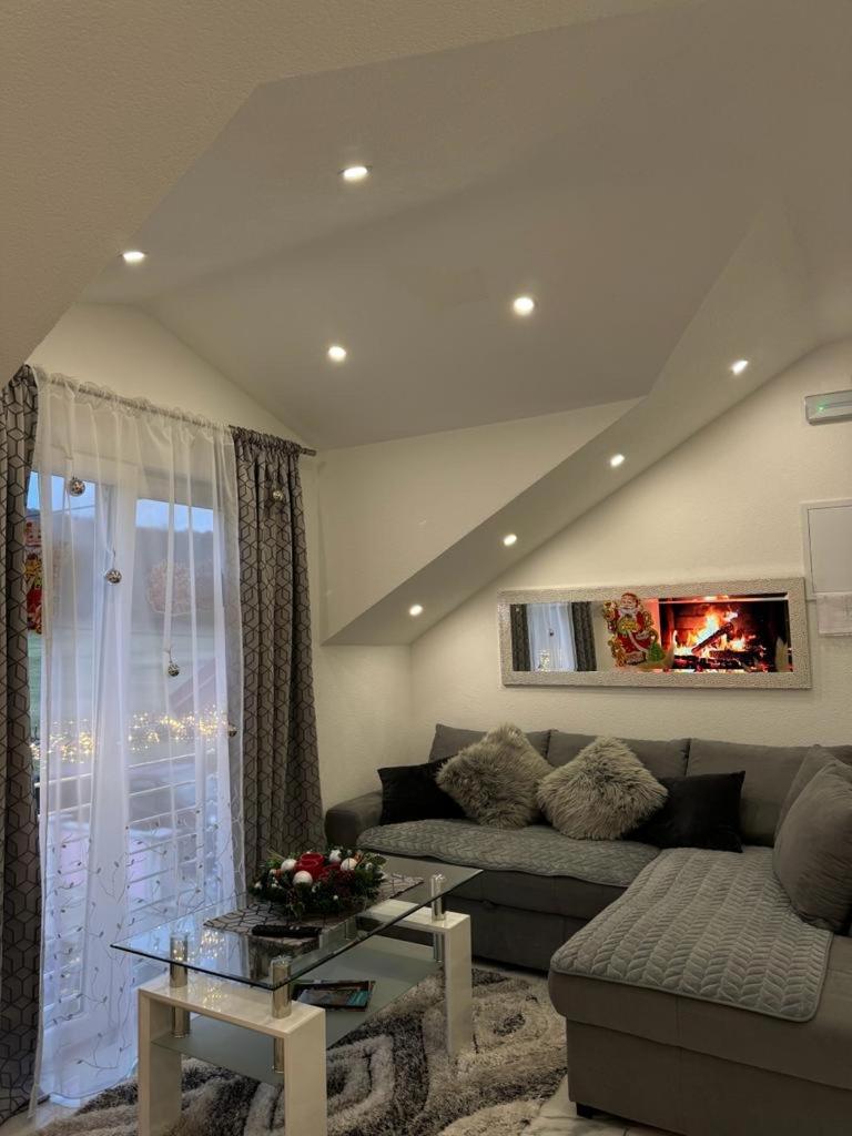 Luxury Apartment Megy Otocac Luaran gambar