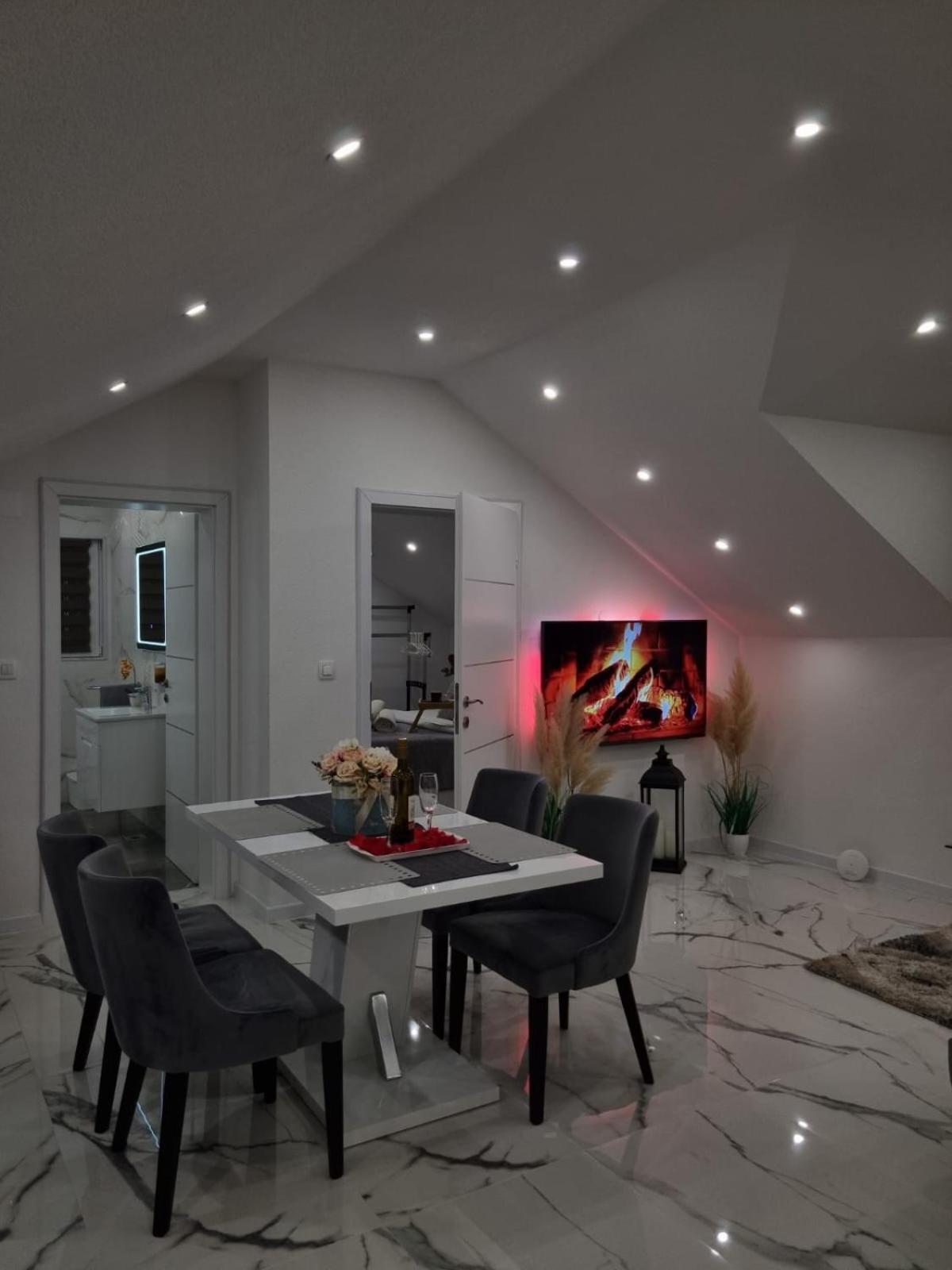 Luxury Apartment Megy Otocac Luaran gambar
