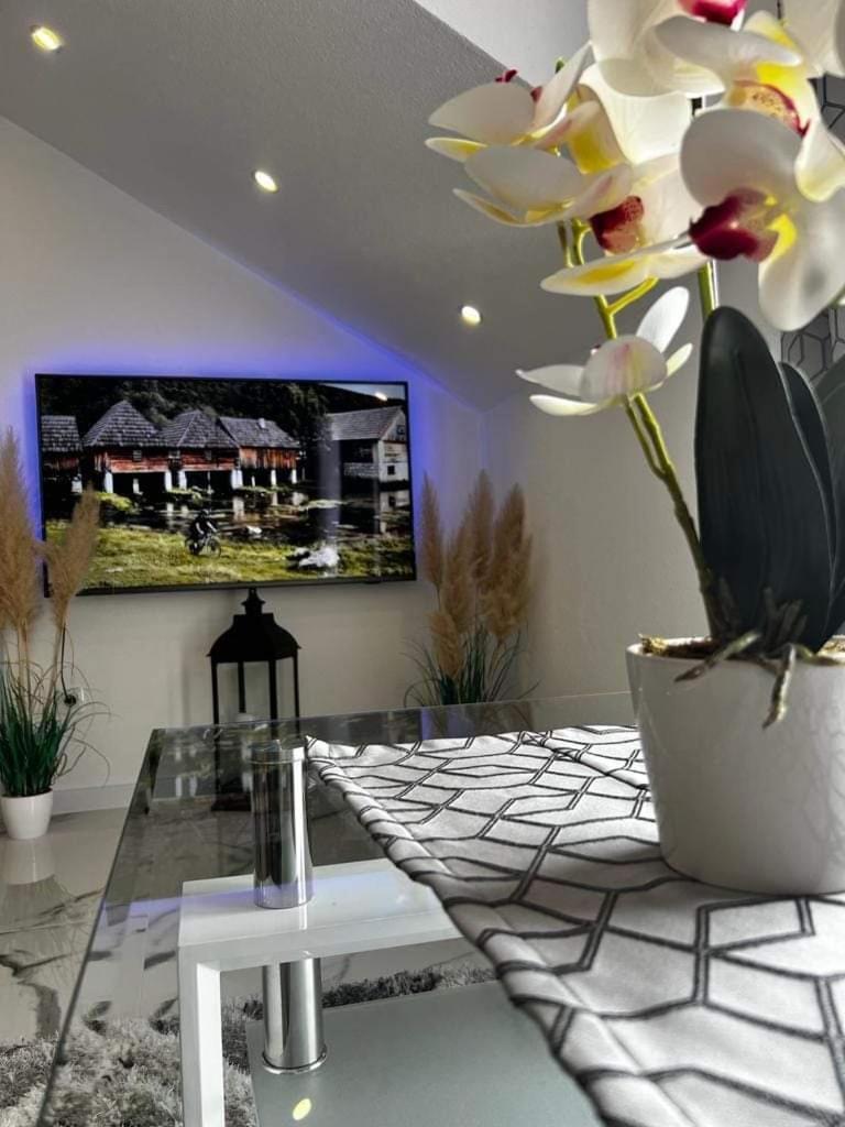 Luxury Apartment Megy Otocac Luaran gambar