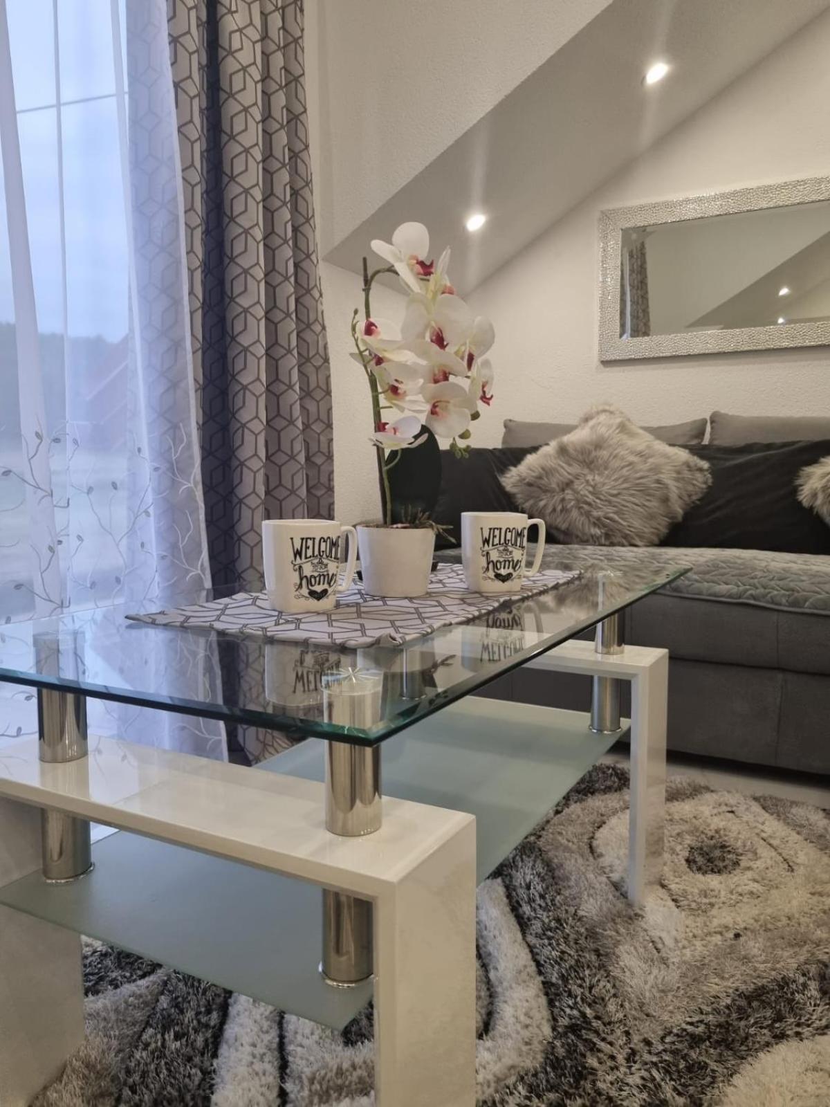 Luxury Apartment Megy Otocac Luaran gambar